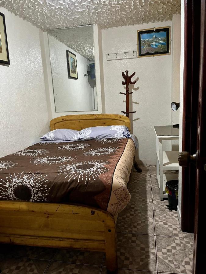 Hostal Carlos Luis Quito Exteriör bild