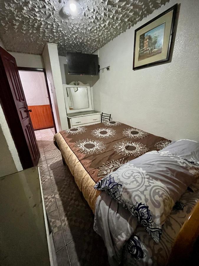 Hostal Carlos Luis Quito Exteriör bild