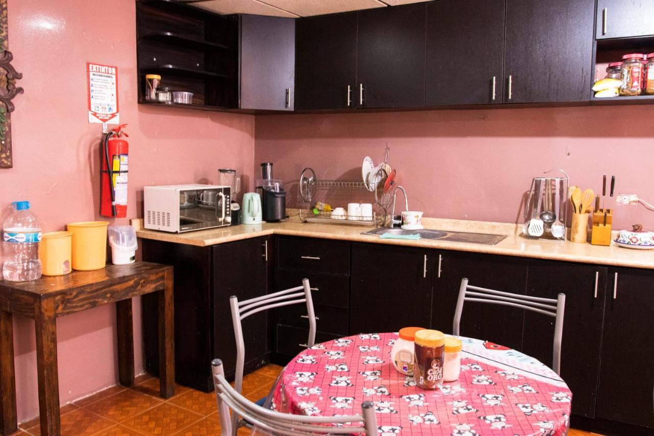 Hostal Carlos Luis Quito Exteriör bild
