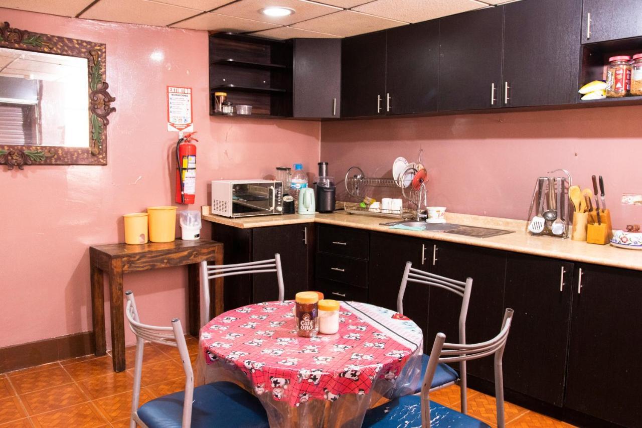 Hostal Carlos Luis Quito Exteriör bild