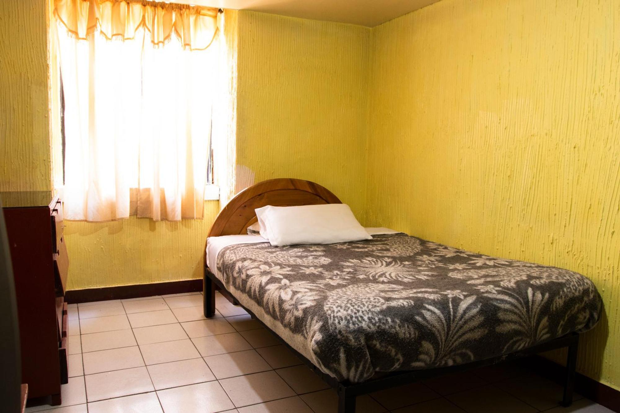 Hostal Carlos Luis Quito Exteriör bild