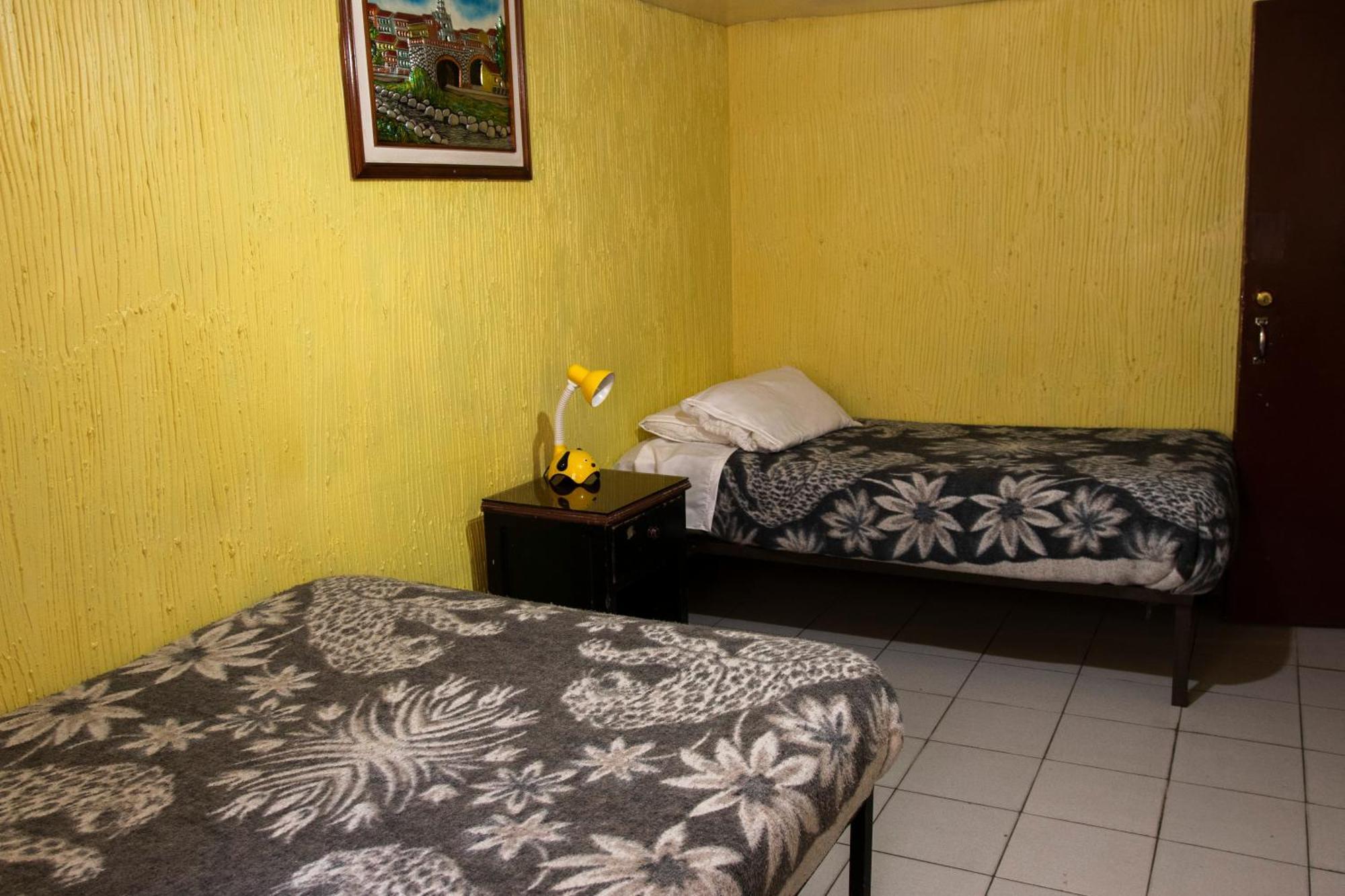 Hostal Carlos Luis Quito Exteriör bild
